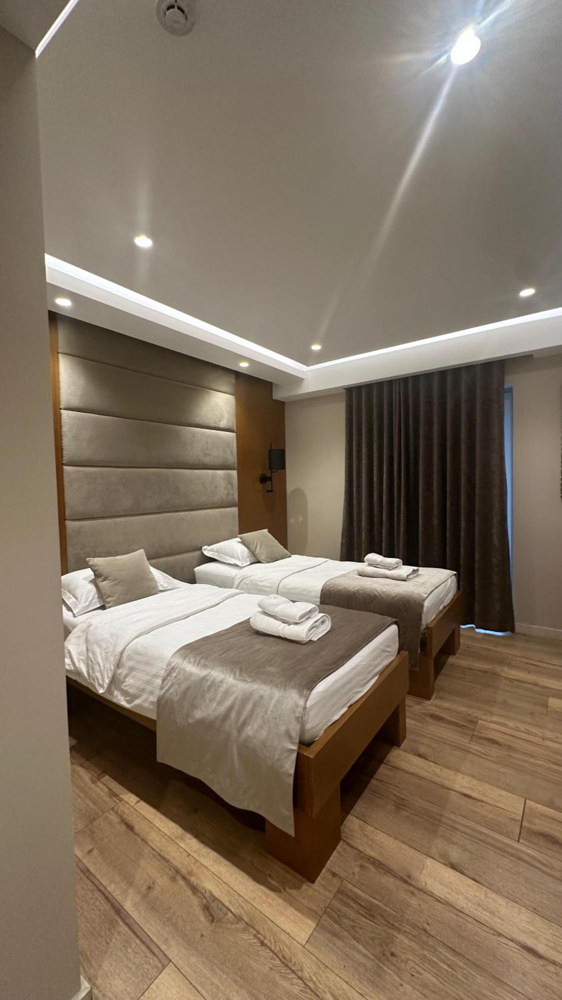 Hotel Queen Selitë e Vogël Buitenkant foto