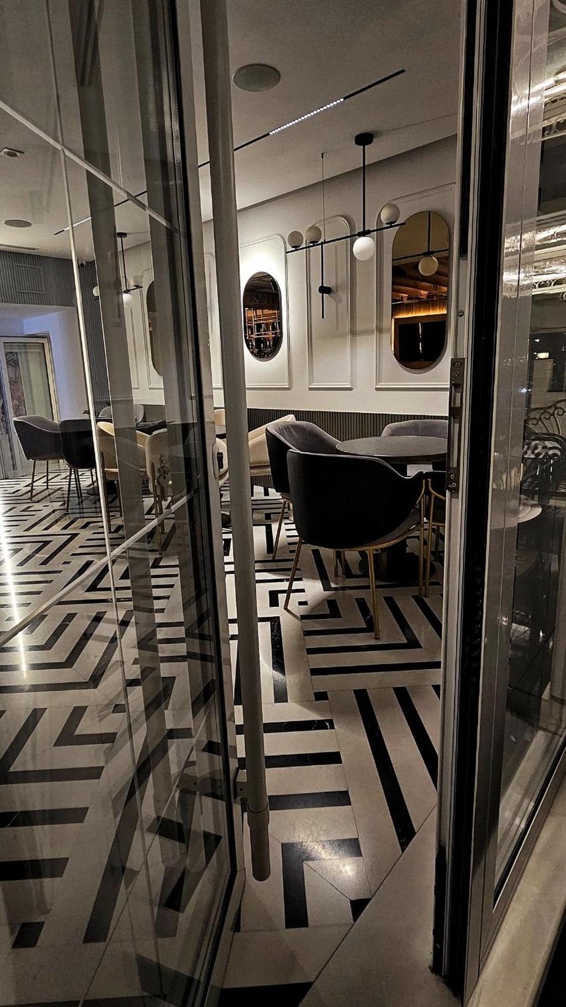 Hotel Queen Selitë e Vogël Buitenkant foto