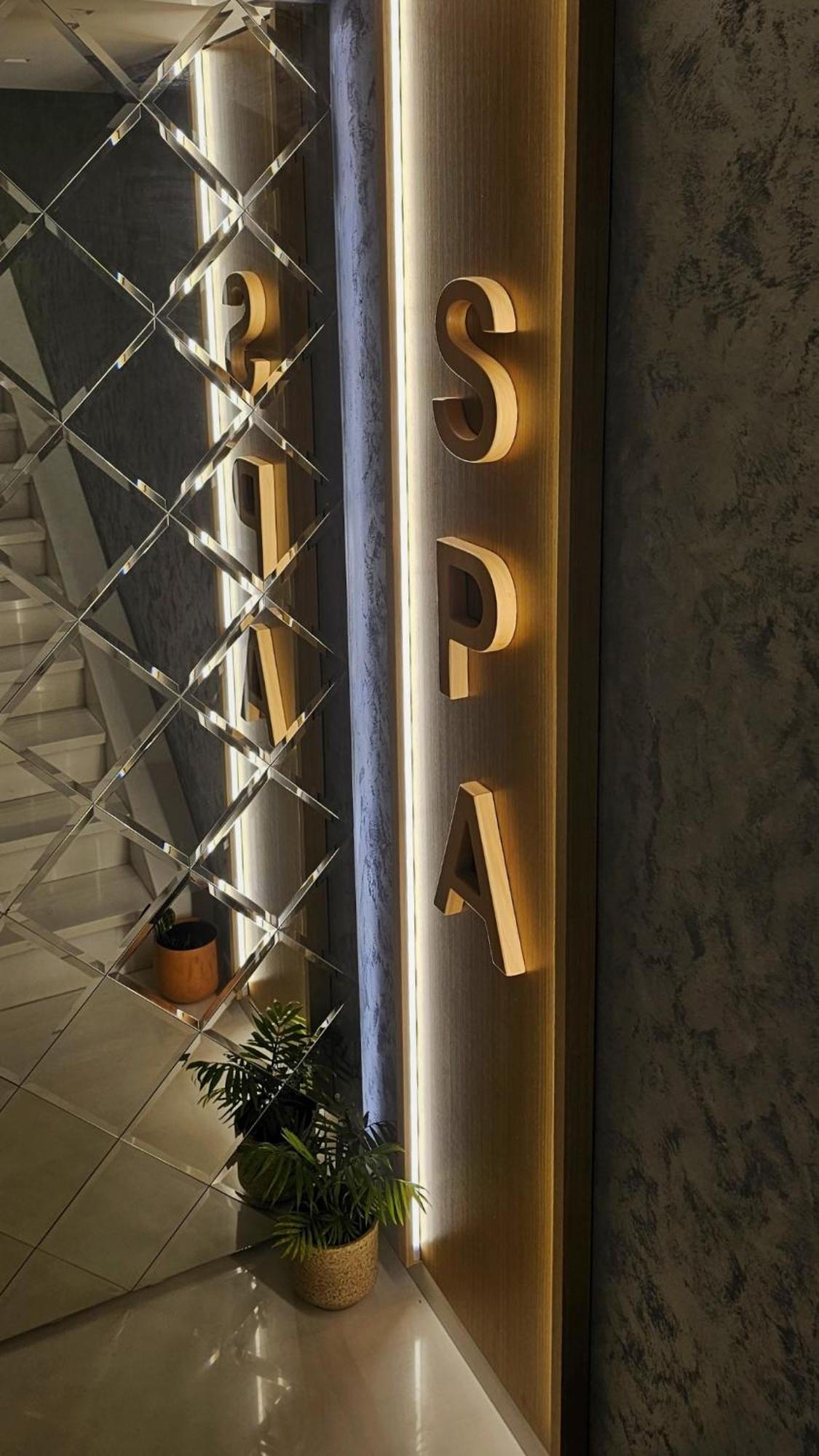 Hotel Queen Selitë e Vogël Buitenkant foto