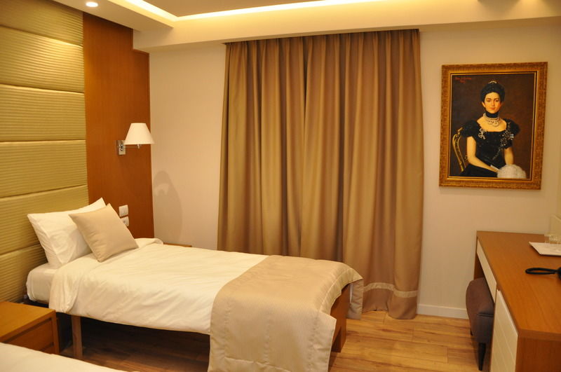 Hotel Queen Selitë e Vogël Buitenkant foto