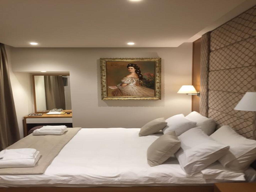 Hotel Queen Selitë e Vogël Buitenkant foto
