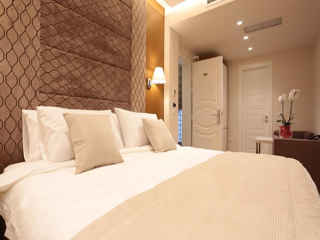 Hotel Queen Selitë e Vogël Buitenkant foto